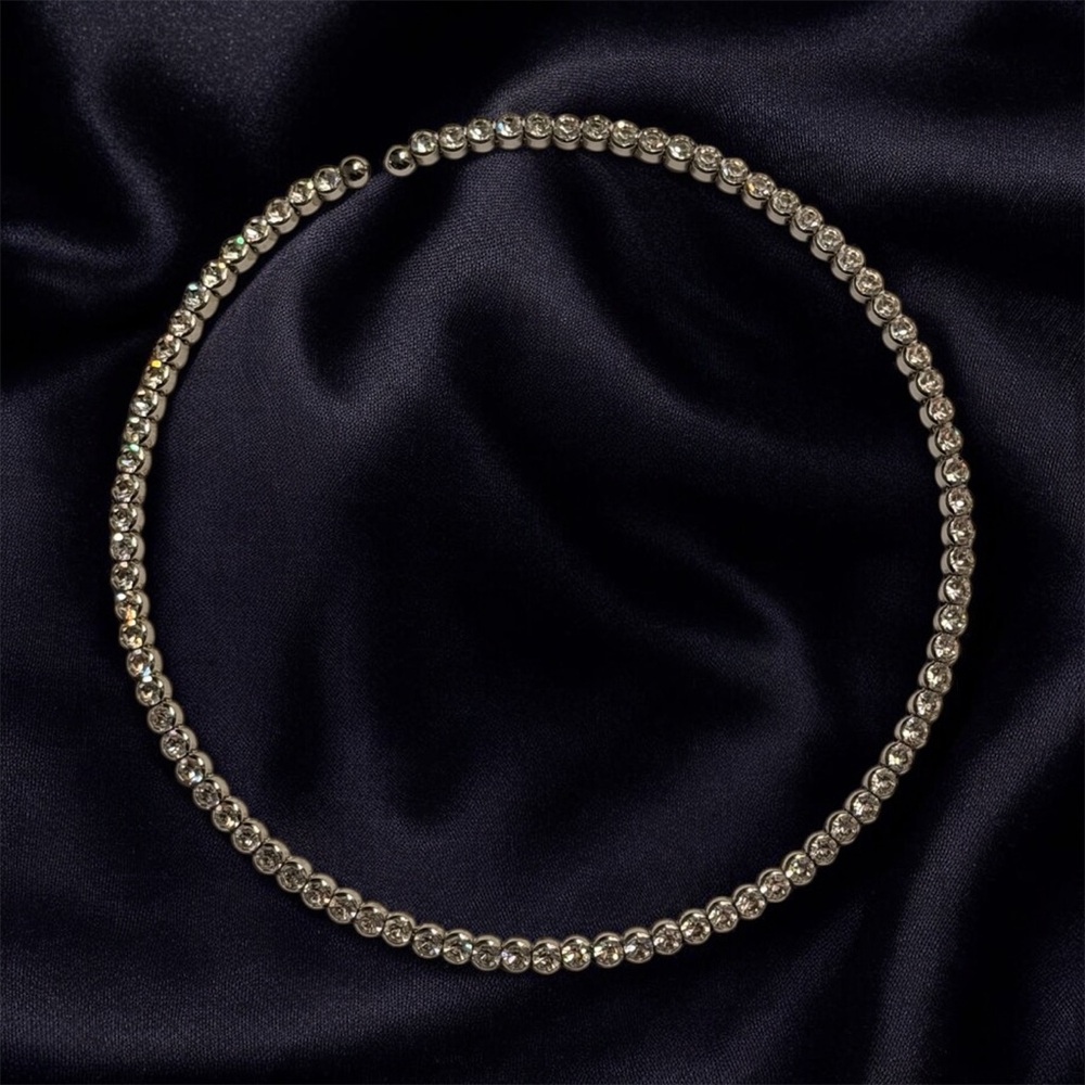 Rhinestone Statement Necklace Structured & Sophis… - image 3